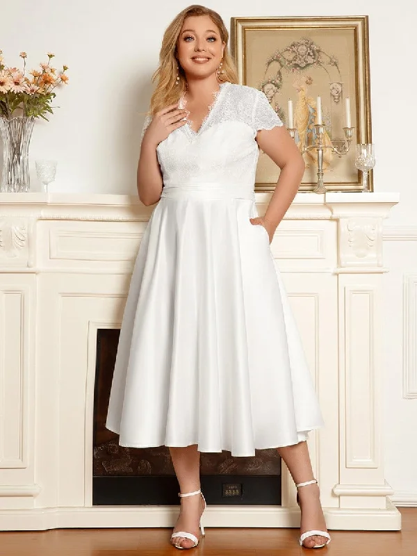 Plus Size Romantic V-neck Lace Bodice A-line Cocktail Dress