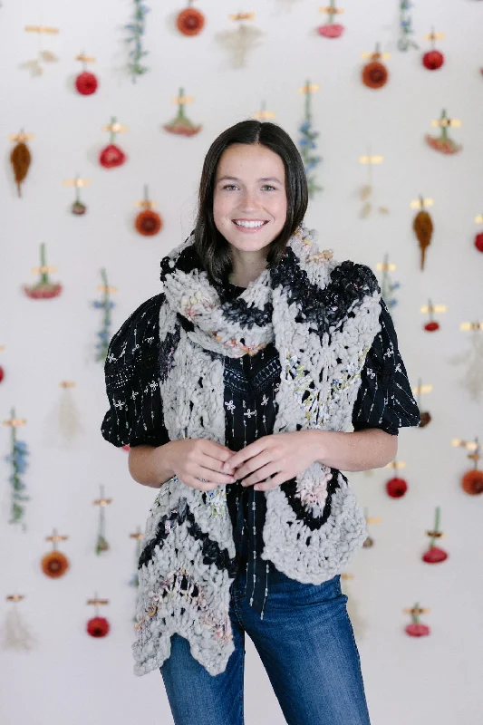 Cropped Women Sweater to Pair with High - Waisted BottomsAnnabell Scarf Pattern