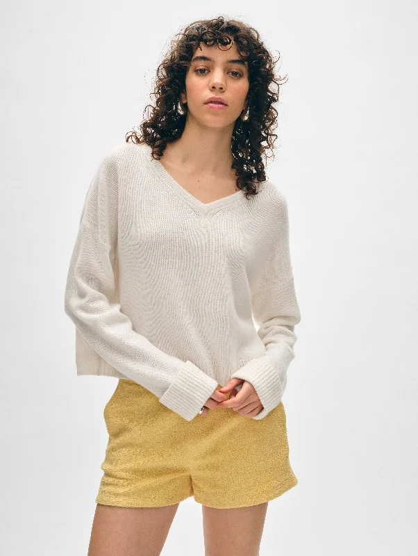 V - Neck Women Sweater to Elongate the NecklineCashmere Cuffed V Neck