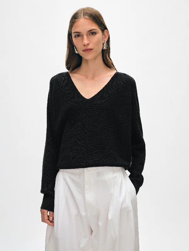 Mock - Neck Women Sweater for a Modern TwistCotton Linen Tipped V Neck