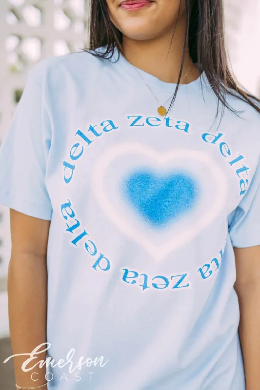 Pocketed Women T Shirt for Added FunctionalityDelta Zeta Airbrush Heart Tshirt