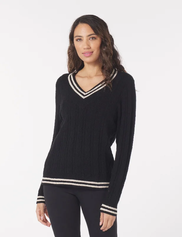 Oversized Women Sweater for a Cozy and Fashionable LookHanalei Cable Knit Sweater: Black/Oatmilk