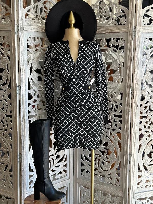 Empire Waist Women Dress to Accentuate the Bust and Conceal the WaistDiamond Pattern Sweater Dress