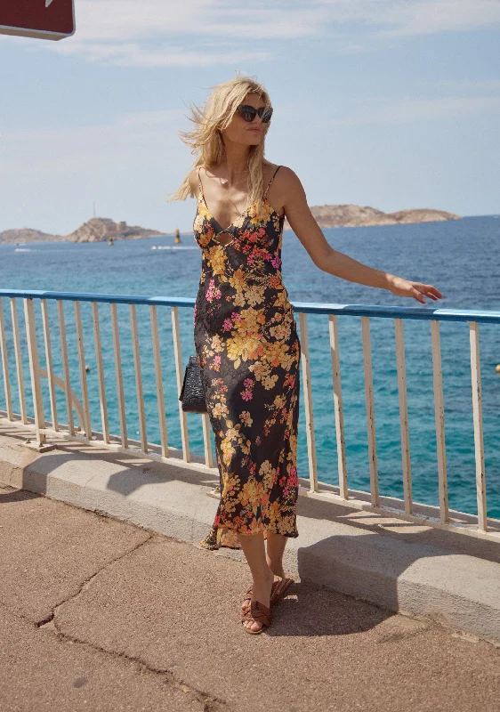 Maxi Women Dress with Floral Print for a Bohemian VibeBlye Midi Dress