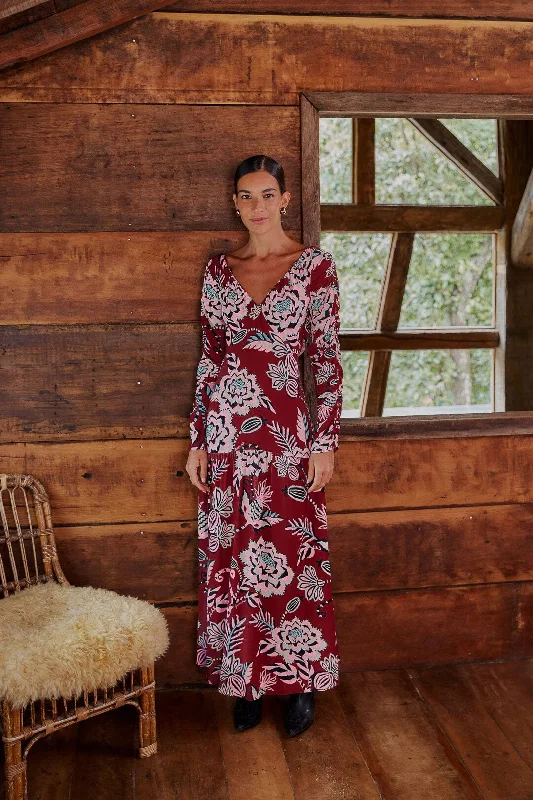 Pleated Women Dress with a Timeless and Elegant TextureBurgundy Pineapple Inspiration V Neck Maxi Dress