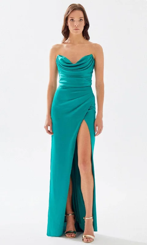 Strapless Women Dress with a Built - in Bra for Comfort and SupportTarik Ediz 52020 - Draped Sweetheart Prom Dress