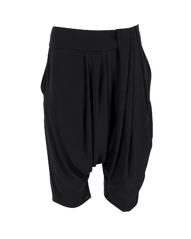 Cargo Women Shorts with Multiple Pockets for FunctionalityGucci Drop-Crotch Knee-Length Shorts in Black Silk