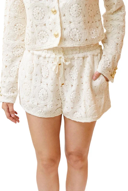 Bermuda Women Shorts for a Classic and Sophisticated LookOrion Short In Ivory