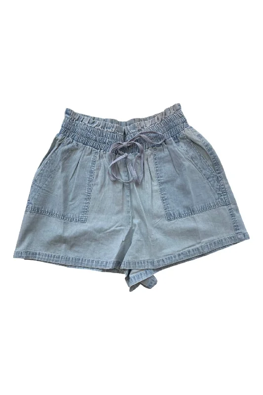 Stretchable Women Shorts for Maximum MobilityWomen Denim Short In Washed Blue