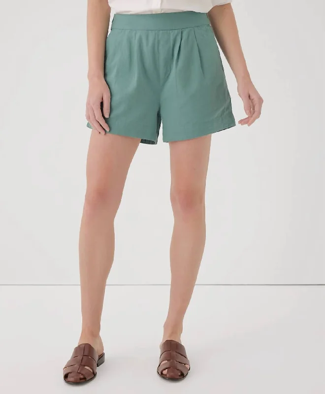 Bermuda Women Shorts for a Classic and Sophisticated LookWomen's Canopy Linen Blend Pleated Short In Blue Spruce