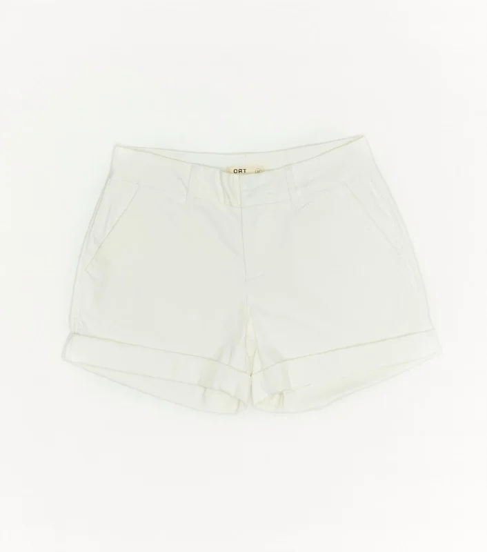 Ruffled Hem Women Shorts to Add a Feminine TouchWomen's Mid Rise Slit Pocket Shorts In White